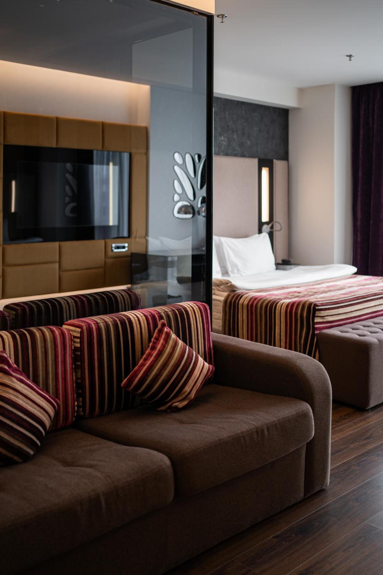 11 Mirrors Design Hotel Kiev Ngoại thất bức ảnh