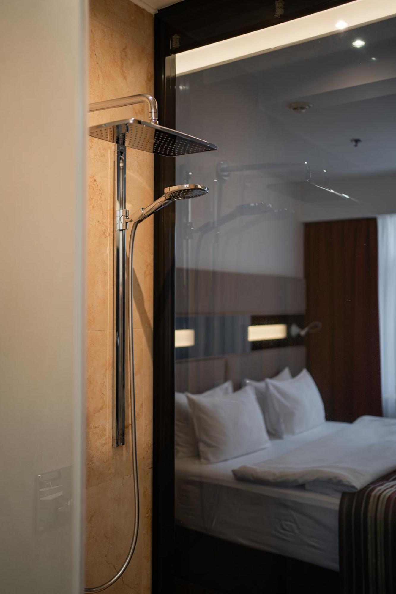 11 Mirrors Design Hotel Kiev Ngoại thất bức ảnh