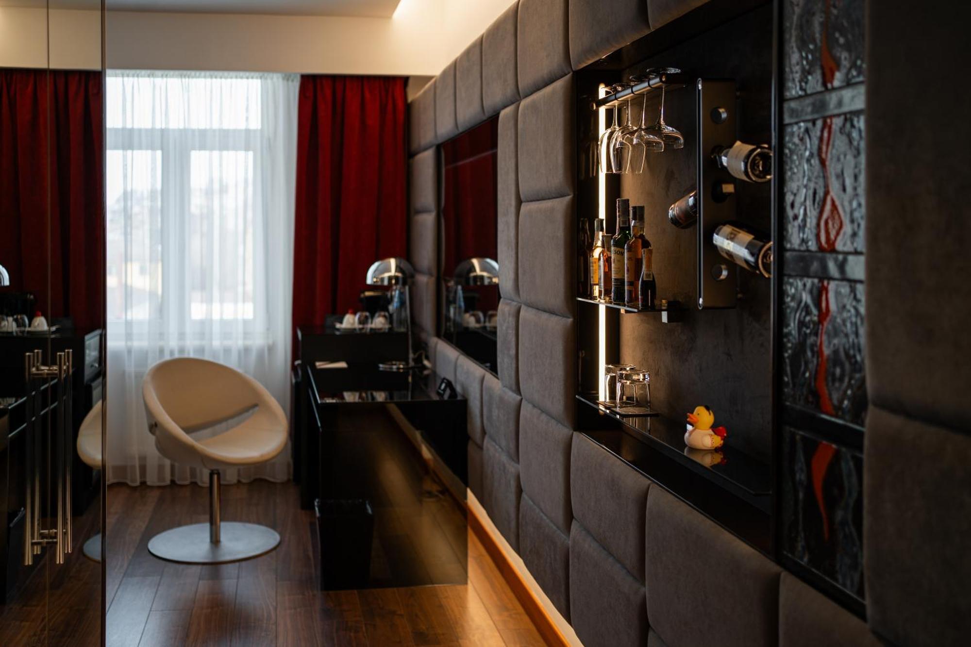 11 Mirrors Design Hotel Kiev Ngoại thất bức ảnh