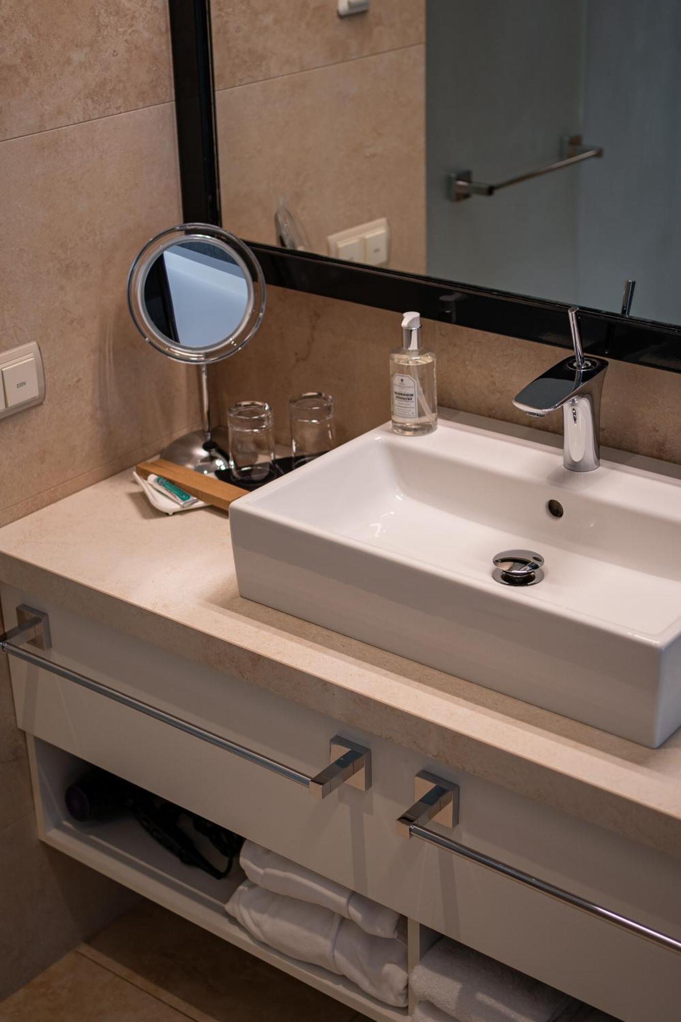 11 Mirrors Design Hotel Kiev Ngoại thất bức ảnh