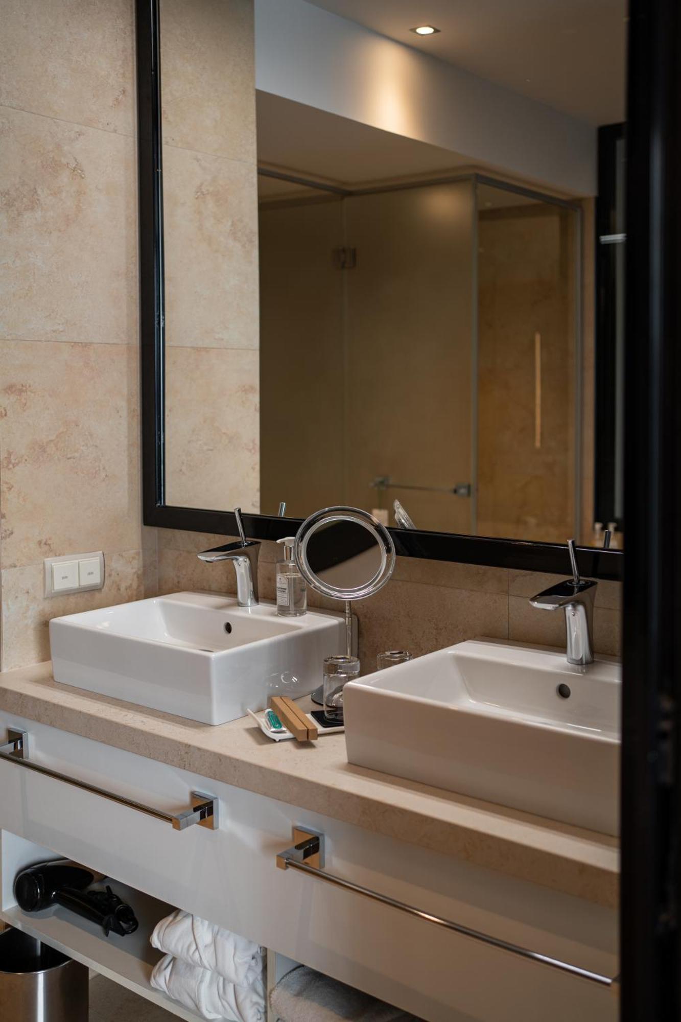 11 Mirrors Design Hotel Kiev Ngoại thất bức ảnh